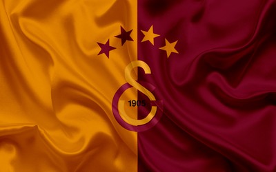 米兰电竞-凯西任意球直接破门致敬小罗